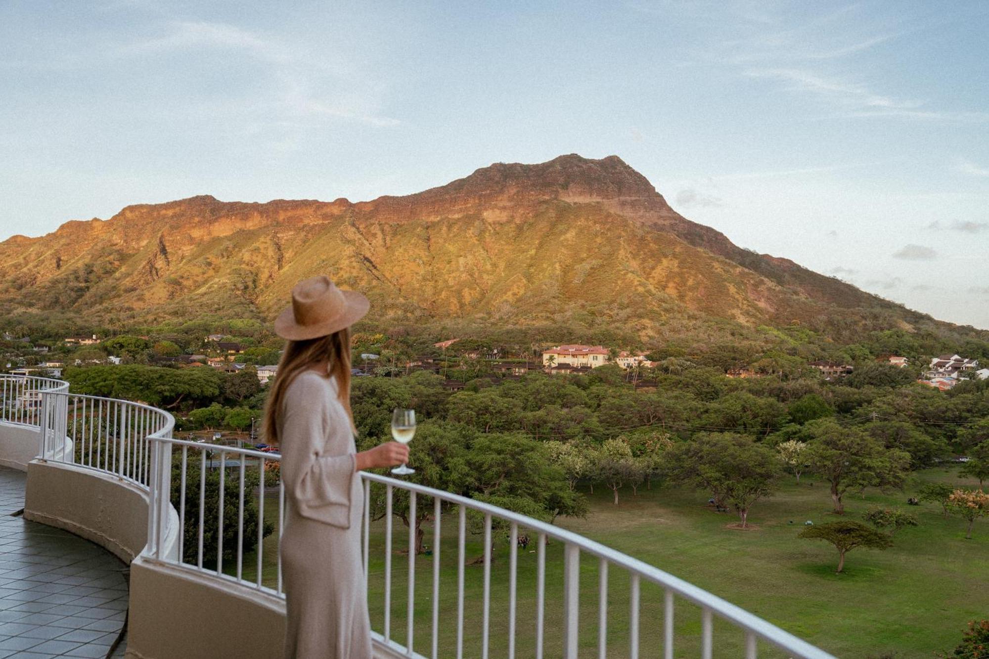 Hotel Lotus Honolulu At Diamond Head Esterno foto