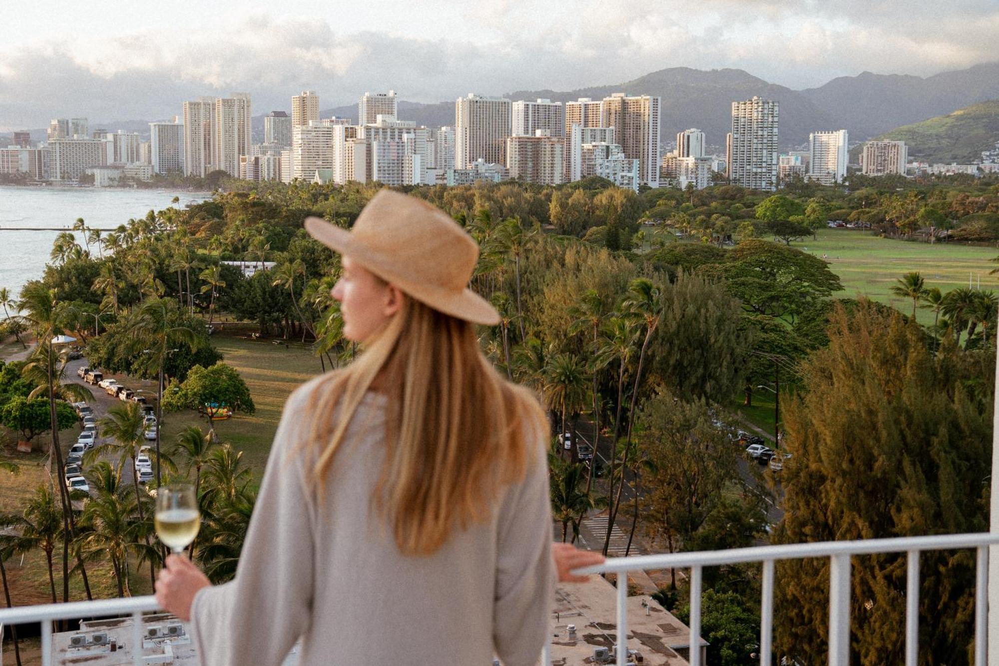 Hotel Lotus Honolulu At Diamond Head Esterno foto